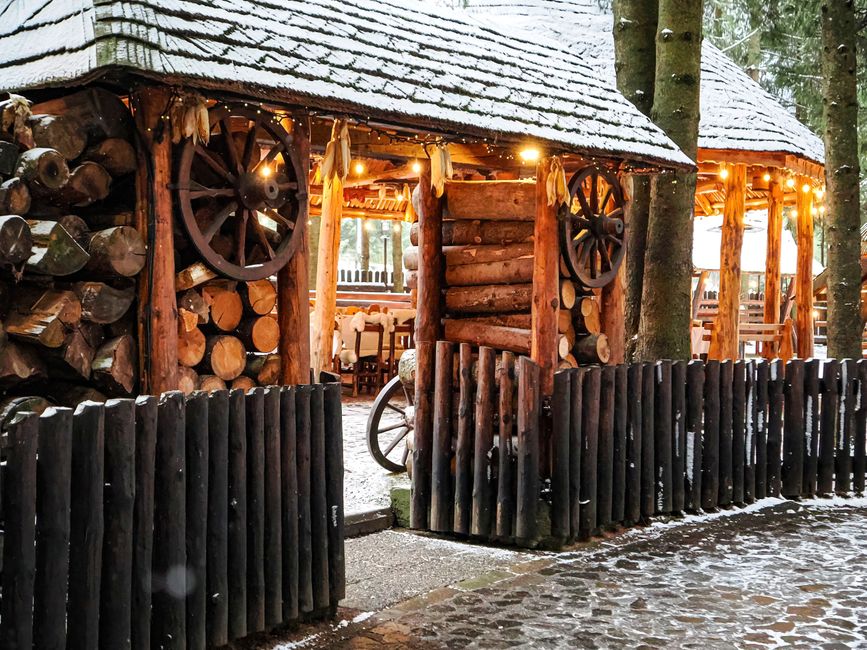 Gezellige buitenkeuken met duurzame winterafdekking. Gezellige buitenkeuken met duurzame winterafdekking.